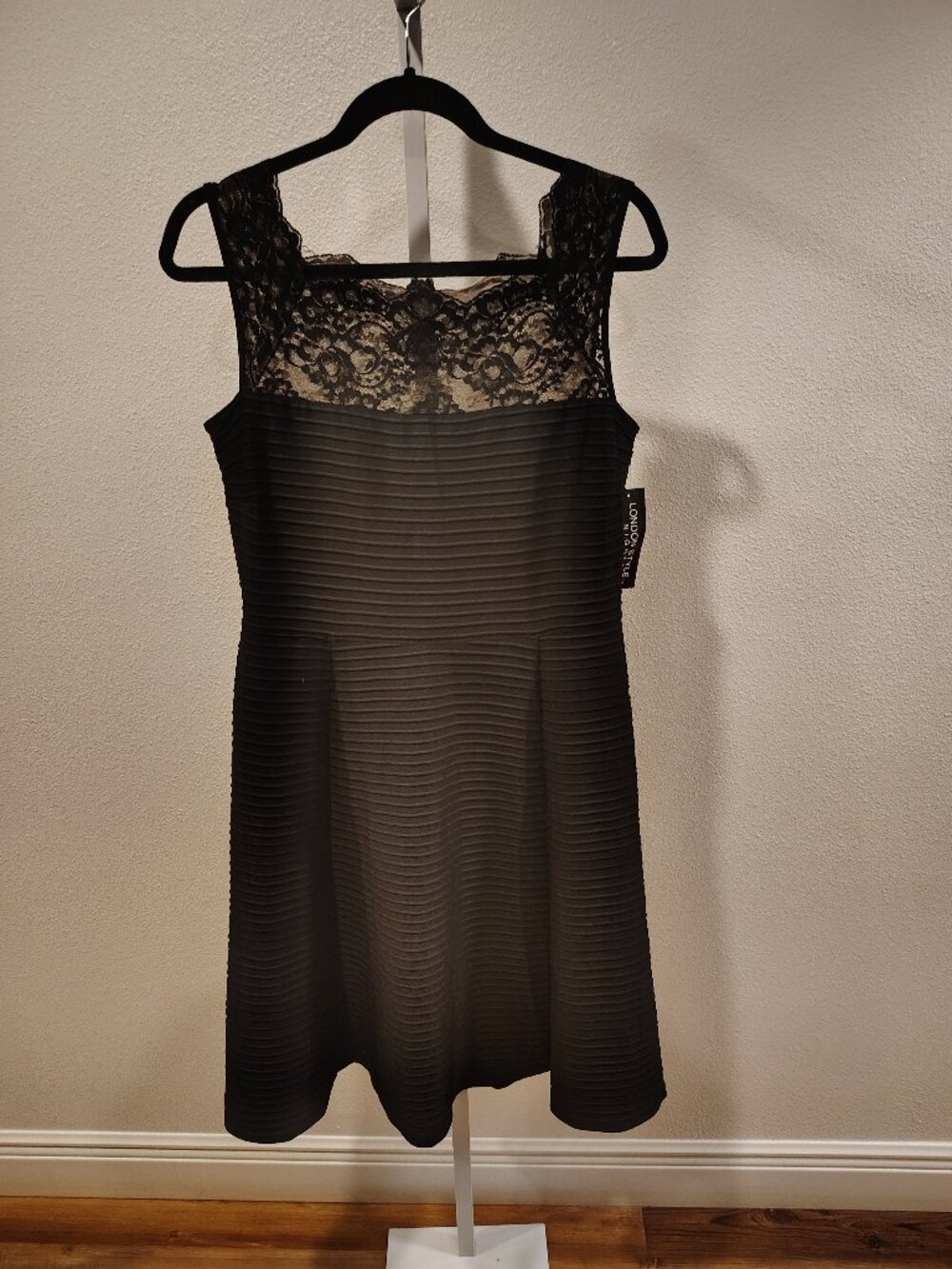 London Style Nights Women's Black Cocktail Dress Size 12 NWT Multi-Textured